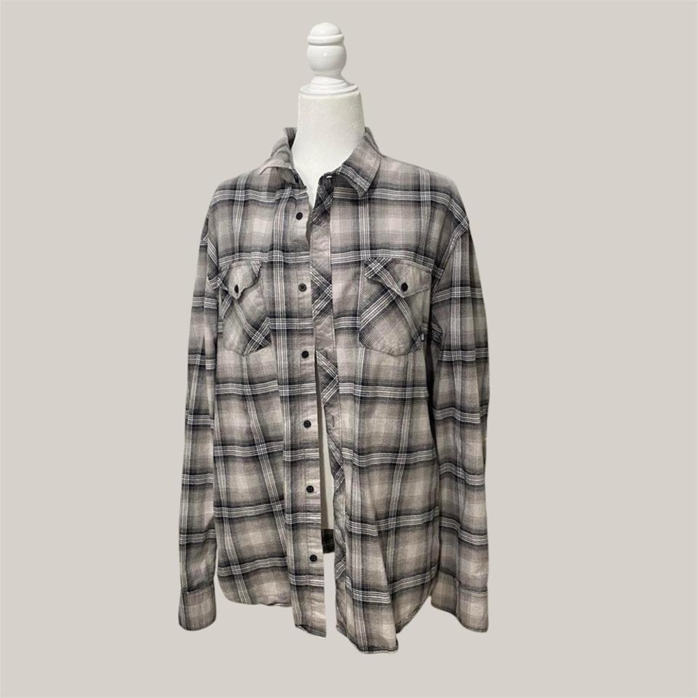 Black and w flannel by vans size xxl